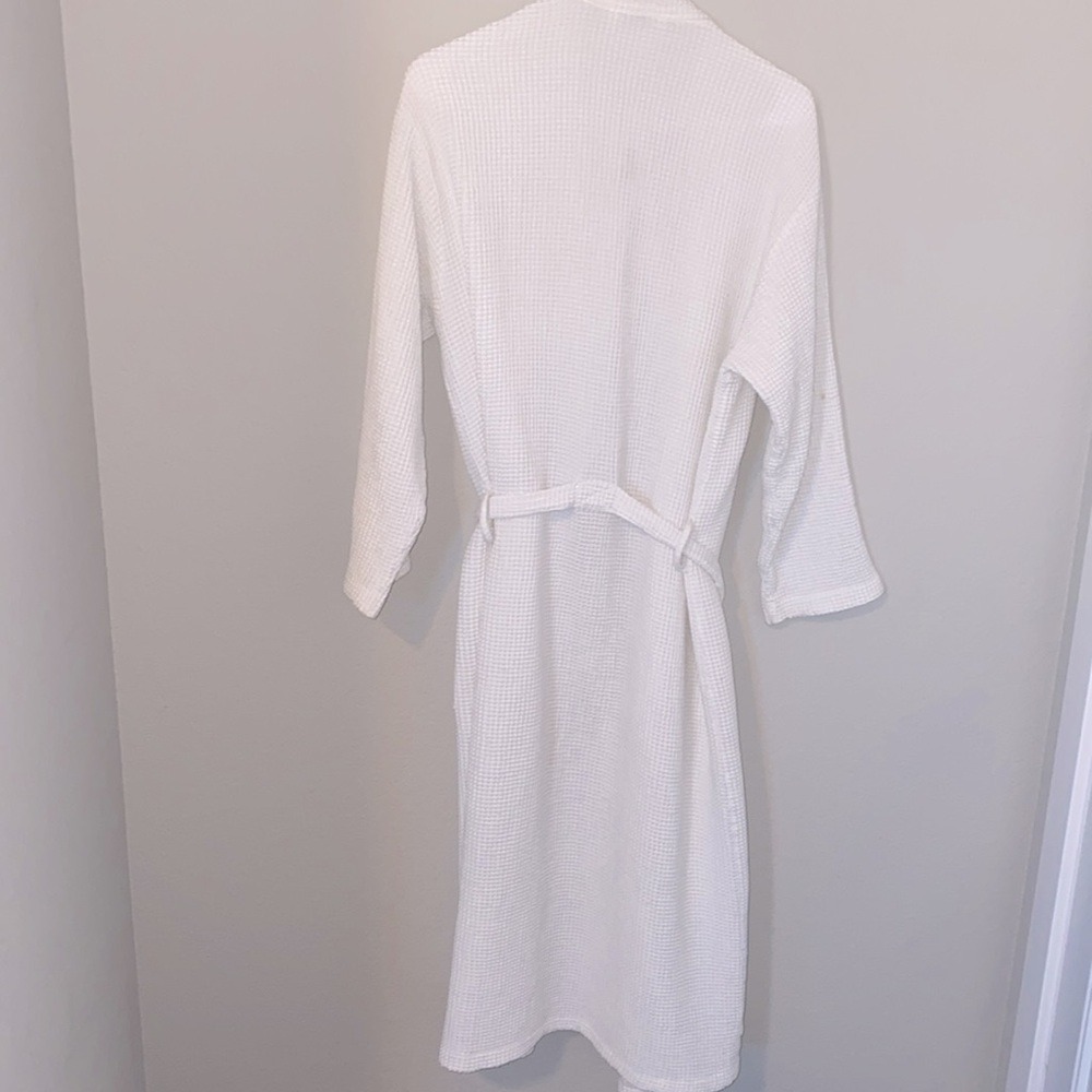 White Waffle Knit Robe - Picture 9 of 10